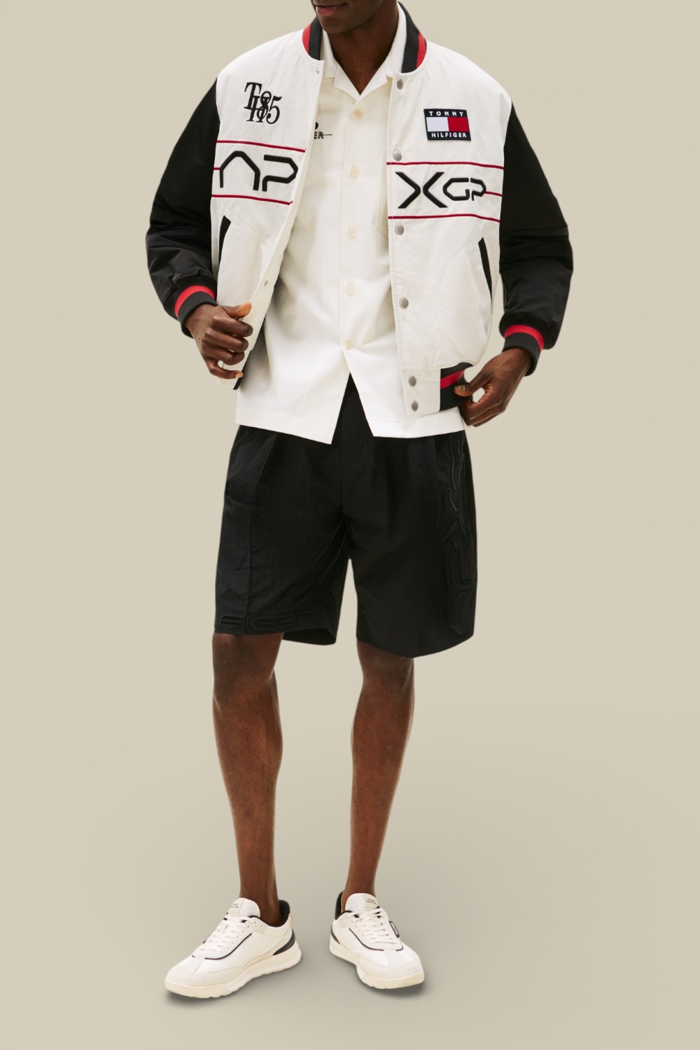 תמונת כל הלוק של מכנסיים קצרים